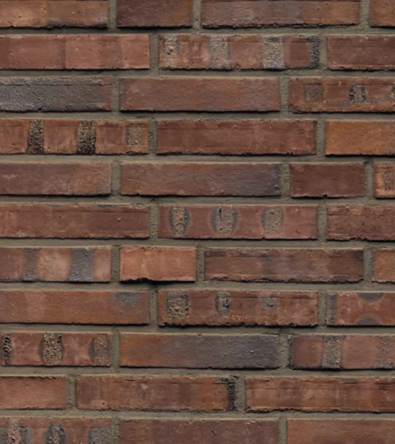 Klinkerwand aus BrandZwei Braun mit rotbraunem bis dunkelbraunem Farbspiel